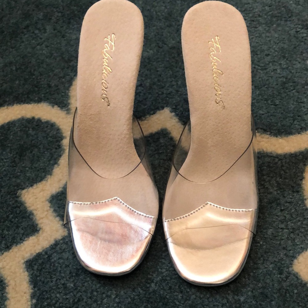 Clear pumps
